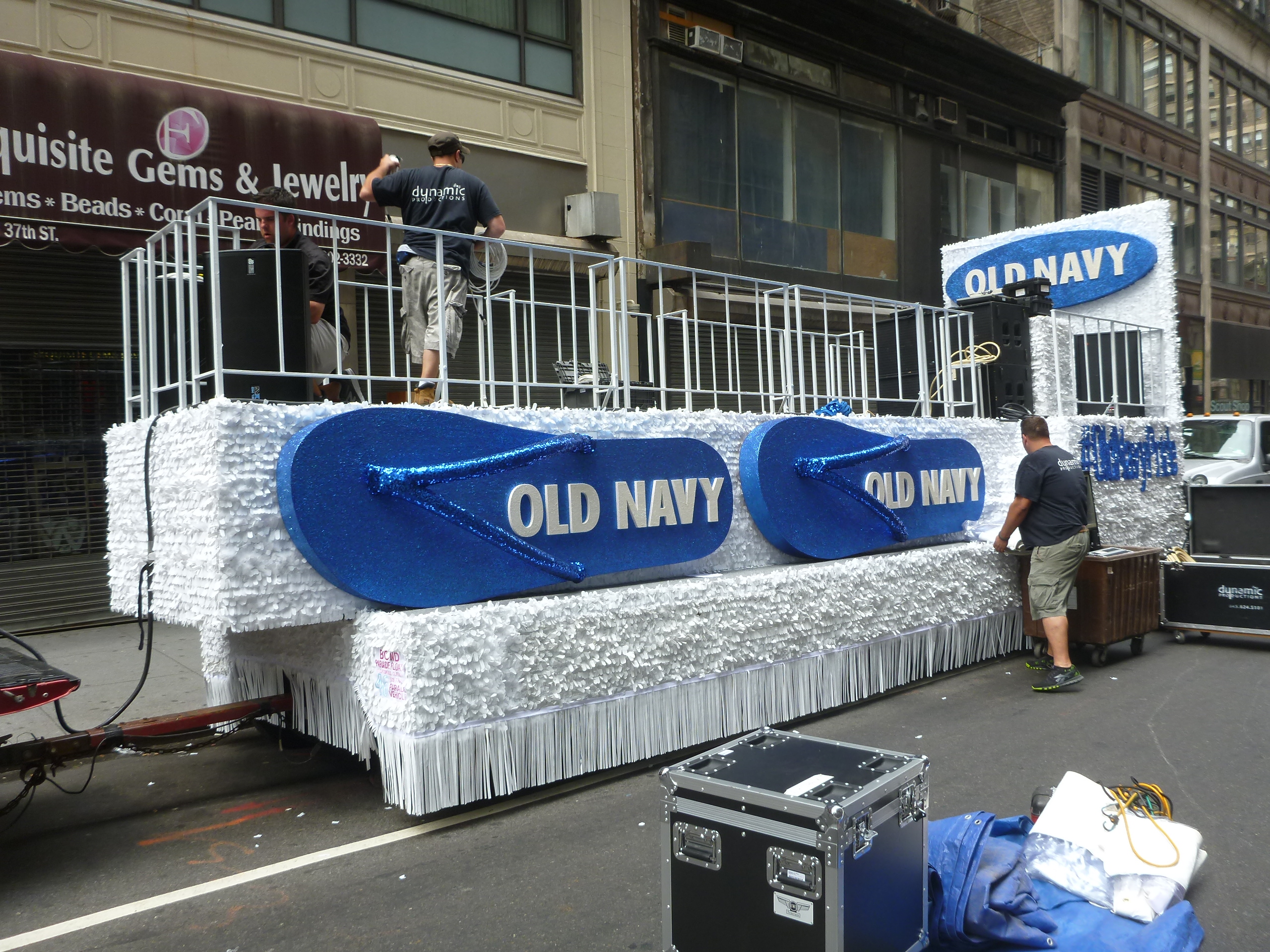 old_navy_float_1